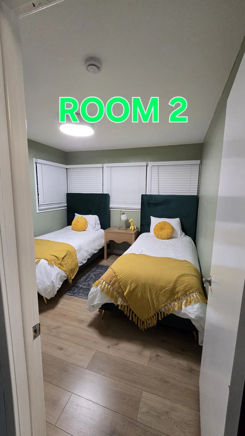 Grove House — Room 2 — Sleeps 2, Men, Linens provided